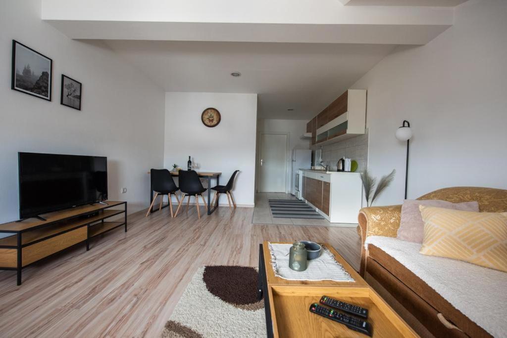 Apartman Luca 리브노 외부 사진