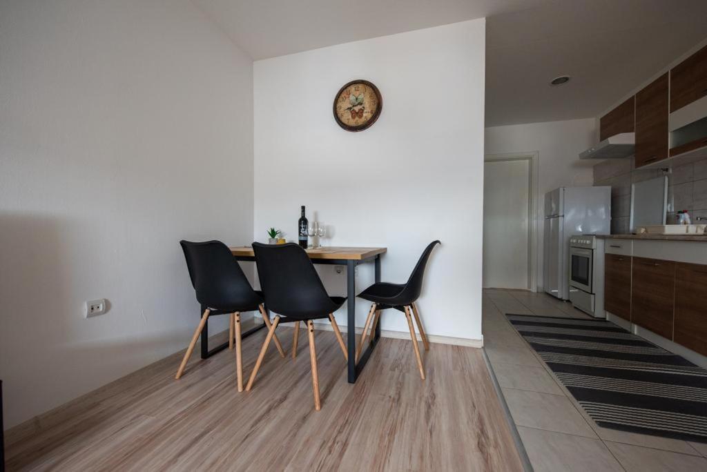Apartman Luca 리브노 외부 사진
